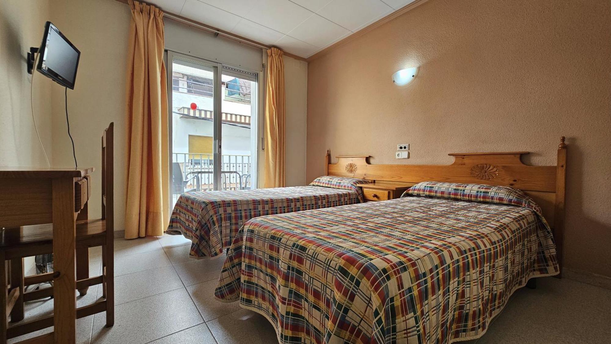 Hostal Los Manos Blanes Εξωτερικό φωτογραφία