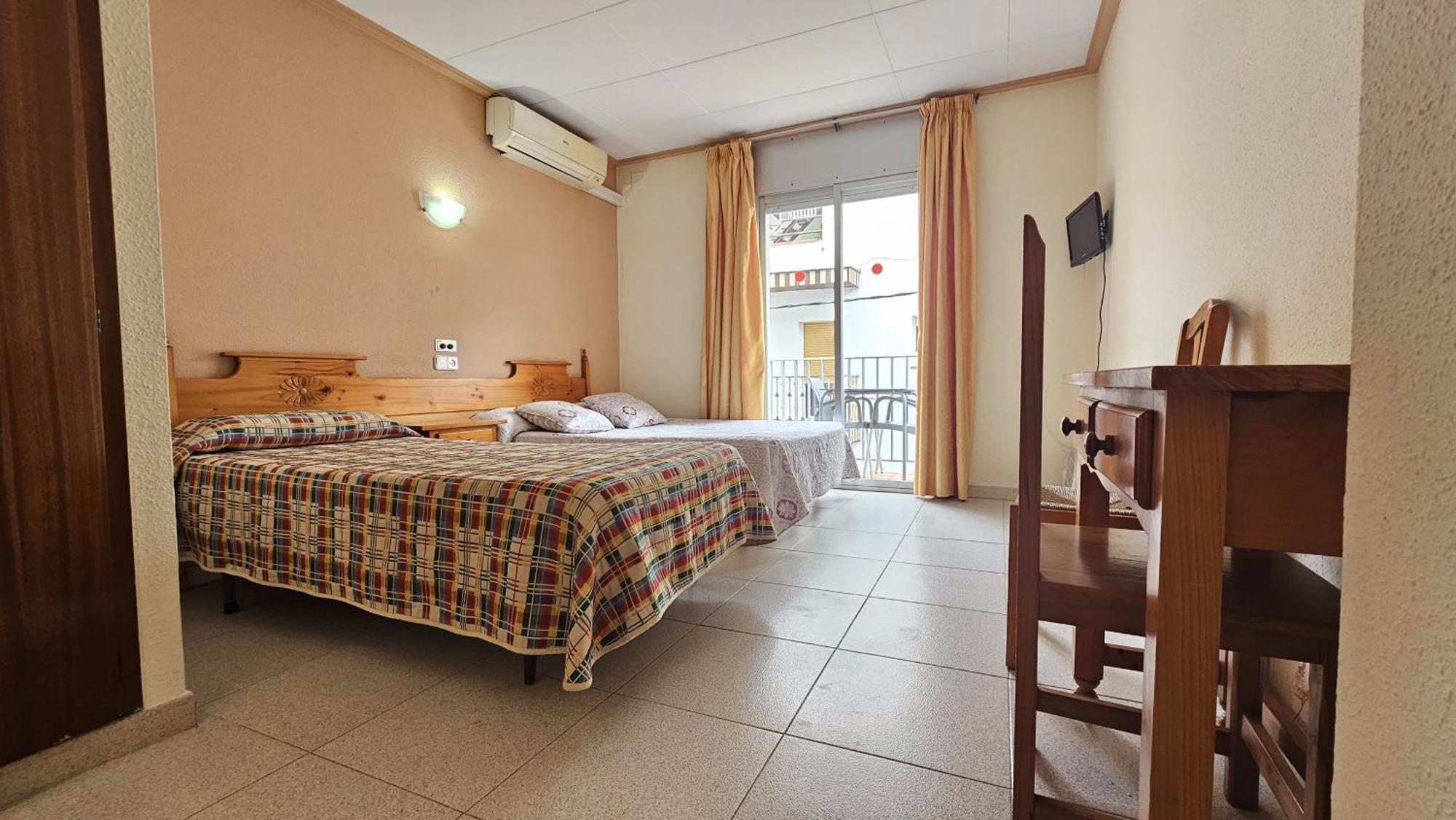 Hostal Los Manos Blanes Εξωτερικό φωτογραφία