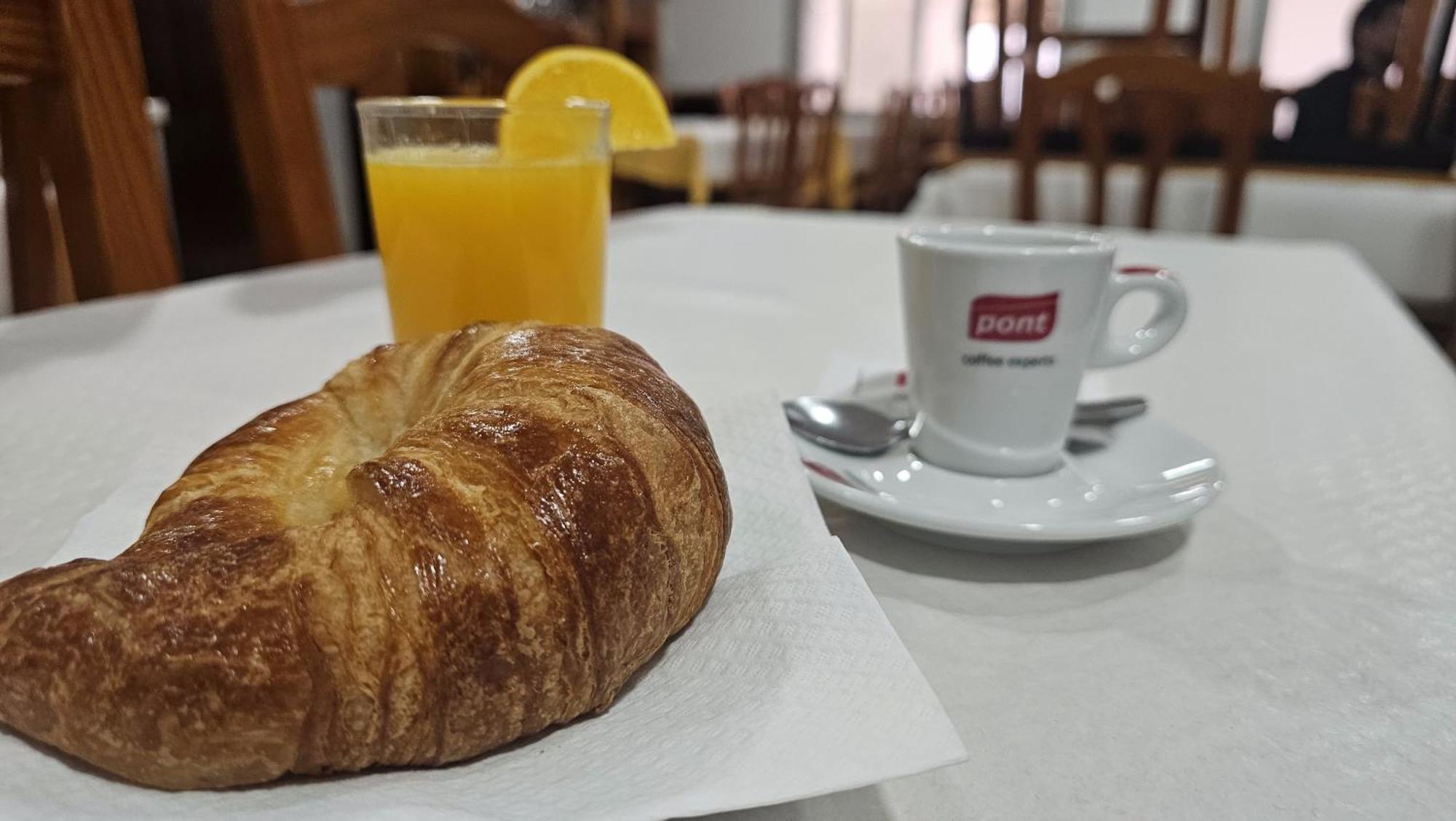 Hostal Los Manos Blanes Εξωτερικό φωτογραφία